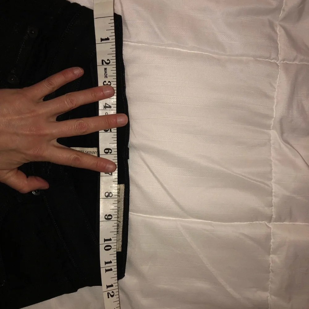 RAG & BONE skinny jeans worn once w stretch ( these make your butt look 👍